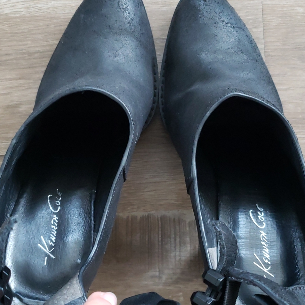 Kenneth Cole black distressed leather lugged heels - Picture 12 of 15
